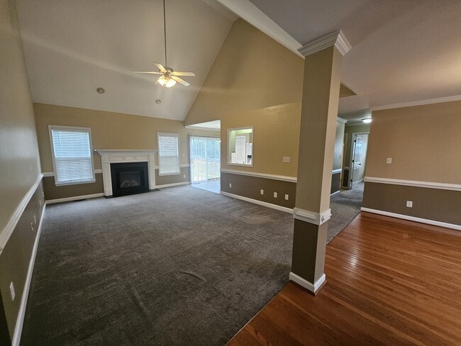 Building Photo - 203 Towbridge Ln