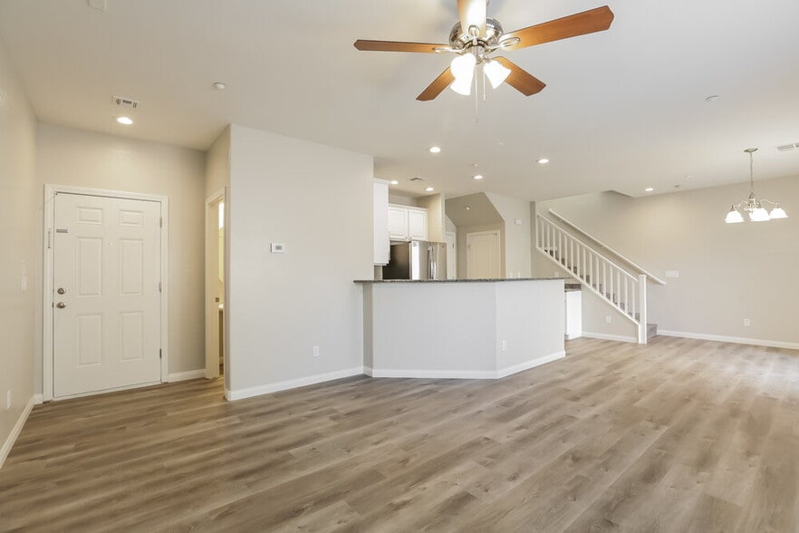 Building Photo - 6204 Joaquin Hills Ct