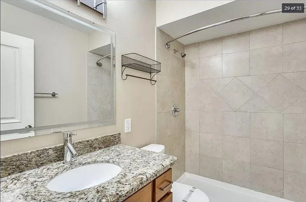 Building Photo - 1225 E Medlock Dr