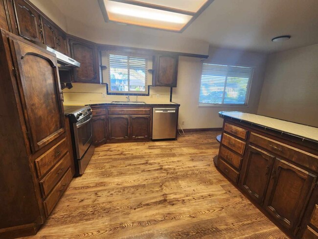 Building Photo - 1639 Debra Ln