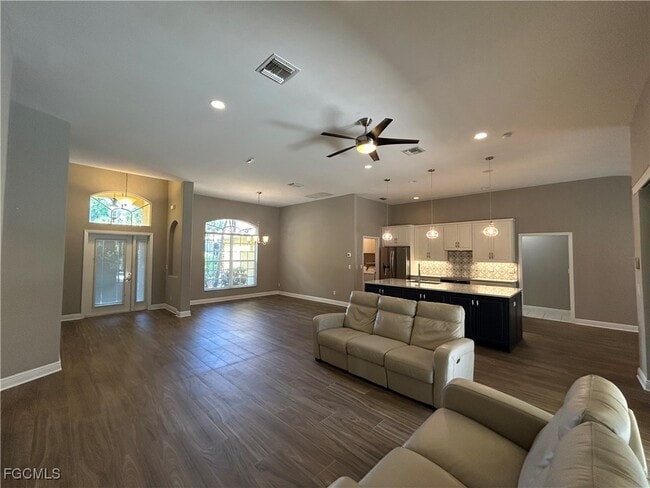 Building Photo - 9947 Colonial Walk N