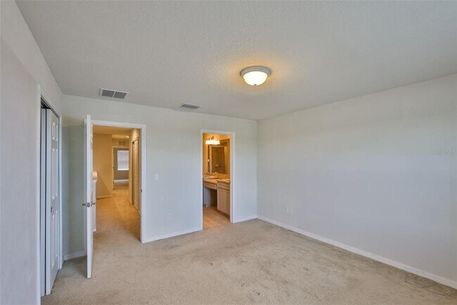 Building Photo - 9160 Hillcroft Dr