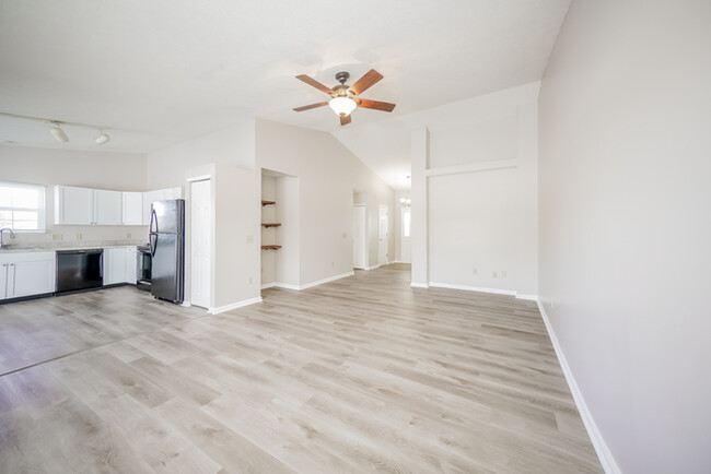 Building Photo - Charming 3 Bedroom Ranch