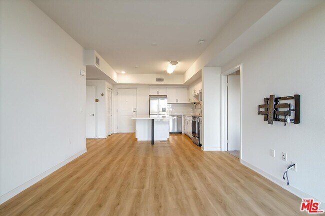 Building Photo - 12655 Bluff Creek Dr