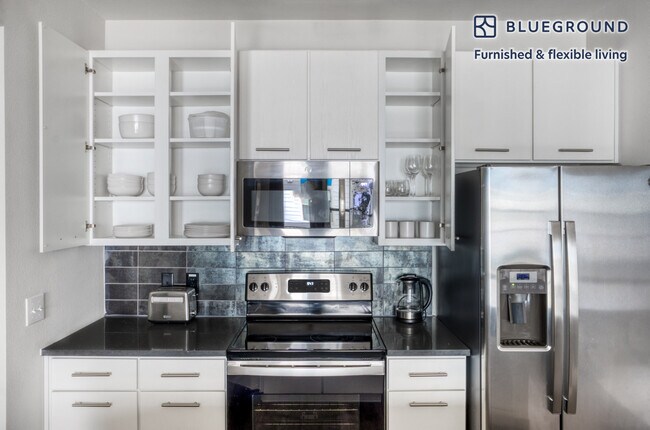 Building Photo - 2910 E 17th St