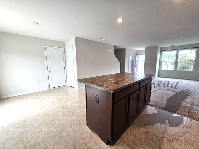 Building Photo - 38374 Elizabeth Ln