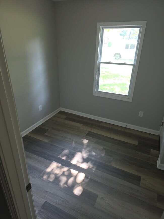 Building Photo - 5510 Halstead Ave