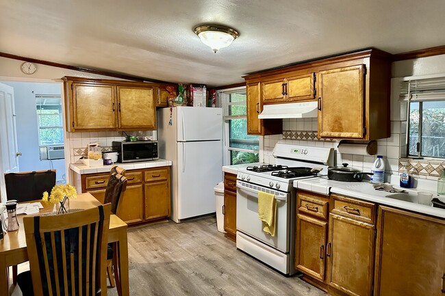 kitchen - 296 W 11th St