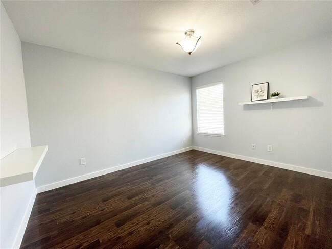 Building Photo - 26330 Longview Creek Dr
