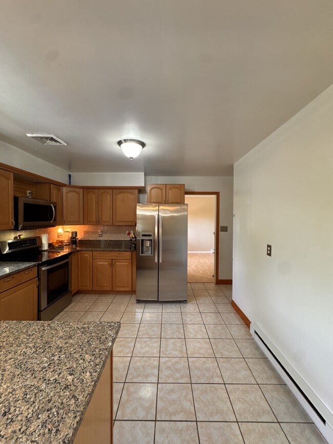 Building Photo - 4902 Creek Dr