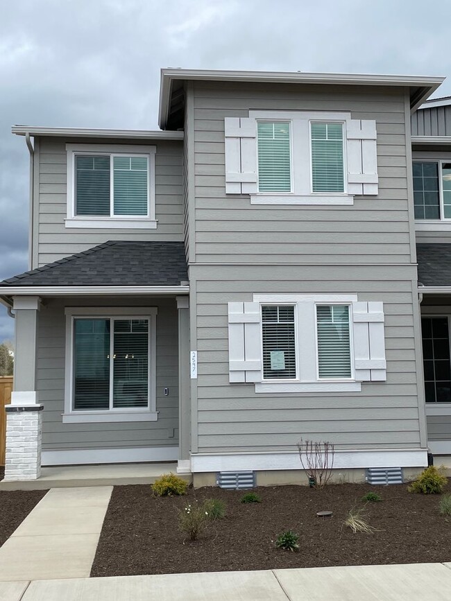 Primary Photo - Townhome in Dry Canyon Community in NW Red...
