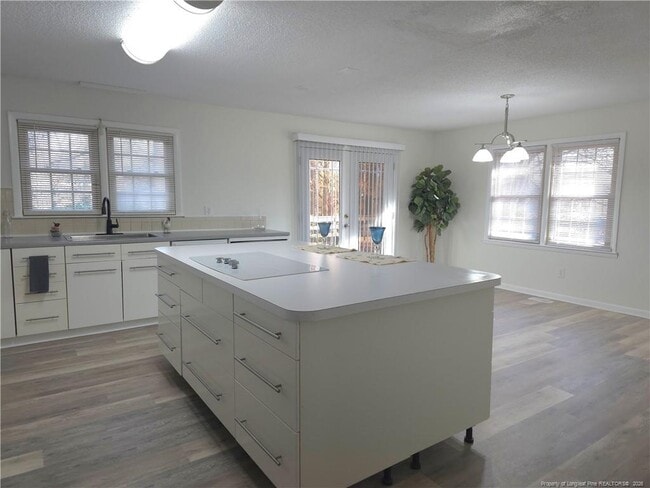 Building Photo - 5945 Muscat Rd