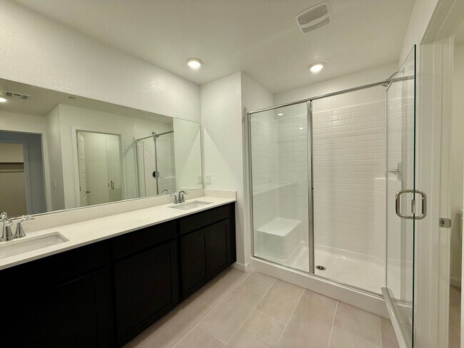 Building Photo - BRAND NEW 3 BED 2.5 BATH 2 BALCONY 2 CAR GARAGE TOWNHOUSE IN HENDERSON FOR RENT!!