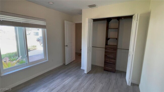 Building Photo - 1114 Circle Dr