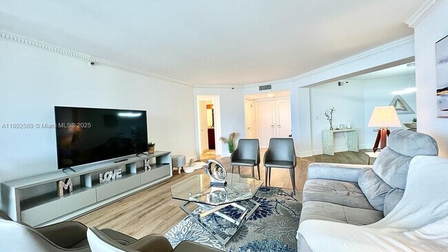 Building Photo - 5200 N Ocean Dr