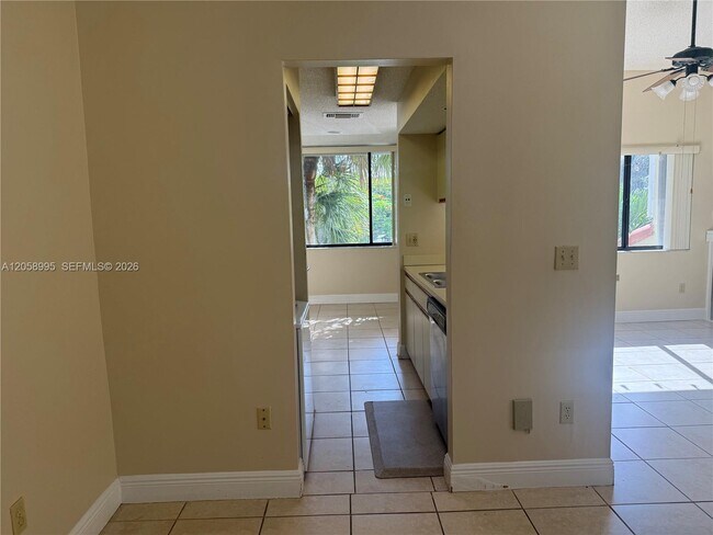 Building Photo - 9843 SW 138th Ave