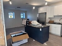 Building Photo - 188 Heckel St