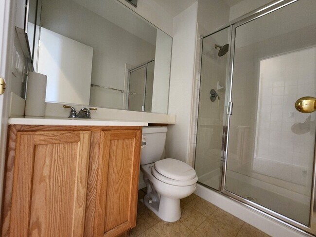 Building Photo - Stunning Five Bedroom home in Shadow Hills.