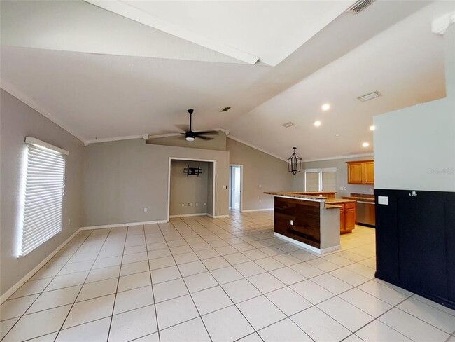 Building Photo - 4031 Santa Barbara Dr