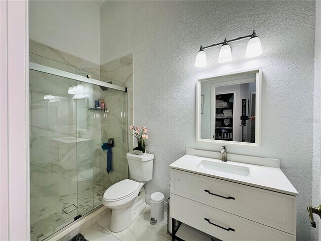 Building Photo - 8885 Palisades Beach Ave