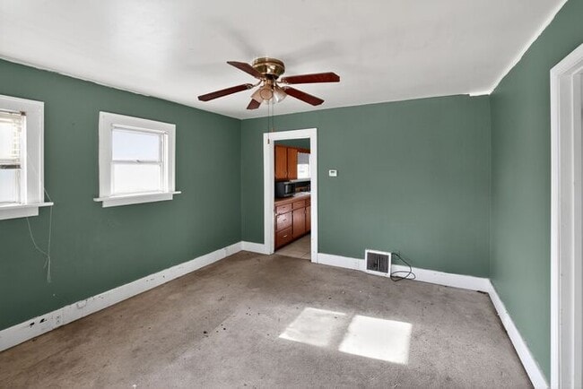 Building Photo - 3001 Myrtle Ave