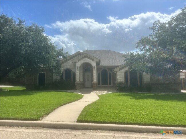 Primary Photo - 2429 Nickelback Dr