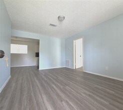 Building Photo - 9914 Gloyna St
