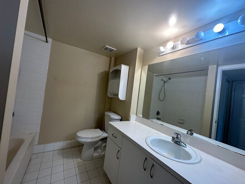 Building Photo - 3874 Lyons Rd