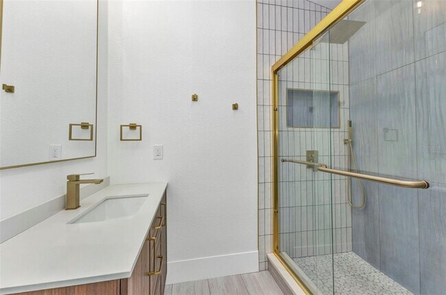 Building Photo - 1611 Sheehan Blvd