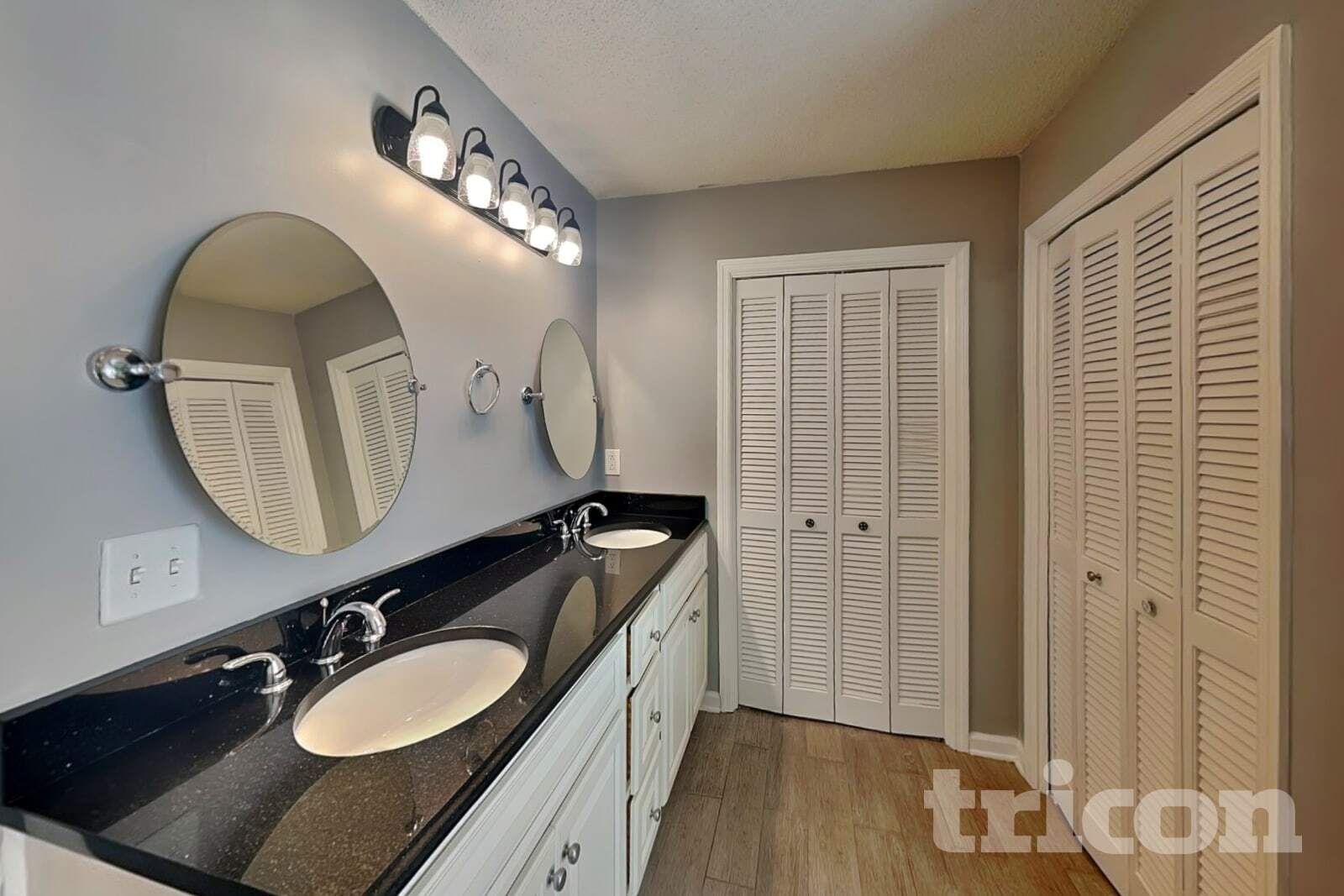 Building Photo - 4981 Brownwood Dr