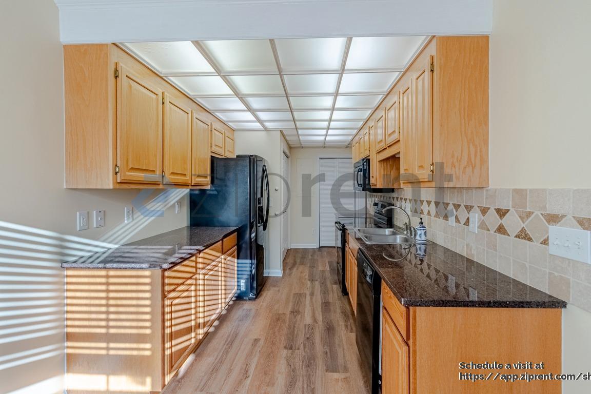 Building Photo - 8533 Sawyer Brown Rd