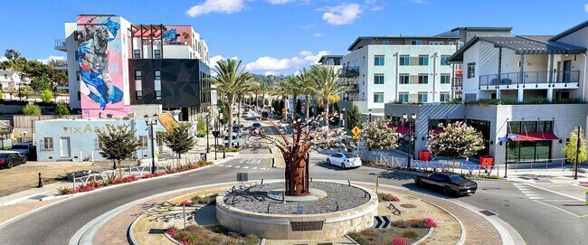 Building Photo - Bright & Remodeled Single-Family Home with Detached Garage
