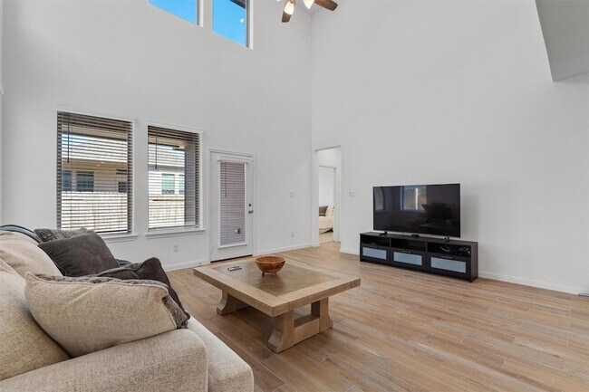 Building Photo - 338 Langhorne Bnd