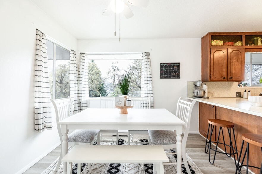 dining - 815 Orchard Dr