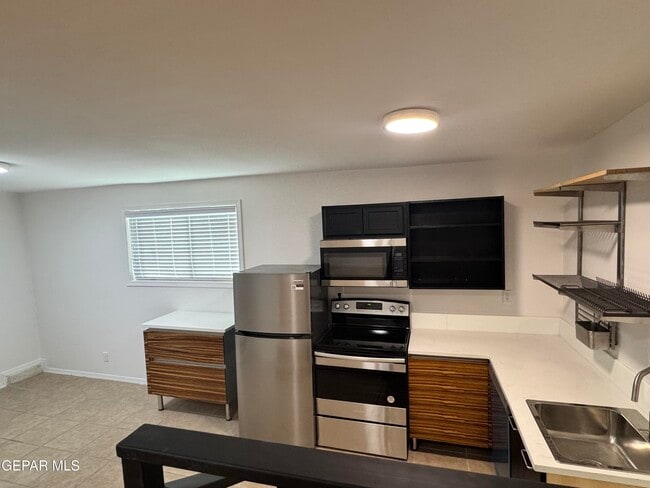 Building Photo - 6209 Airport Rd