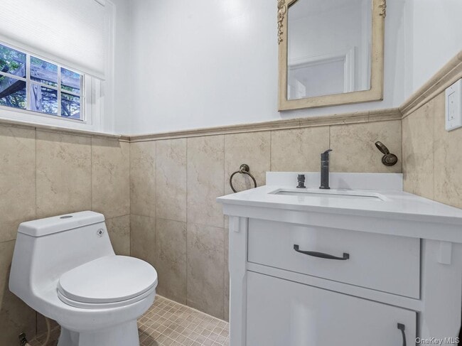 Building Photo - 14 Nirvana Ave