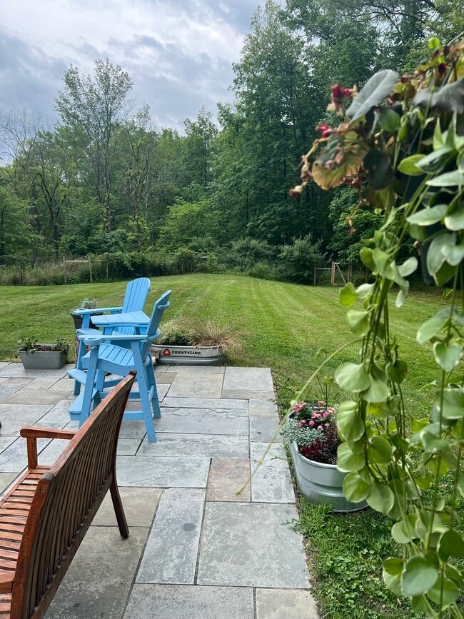 Building Photo - 16 Gibbons Ln