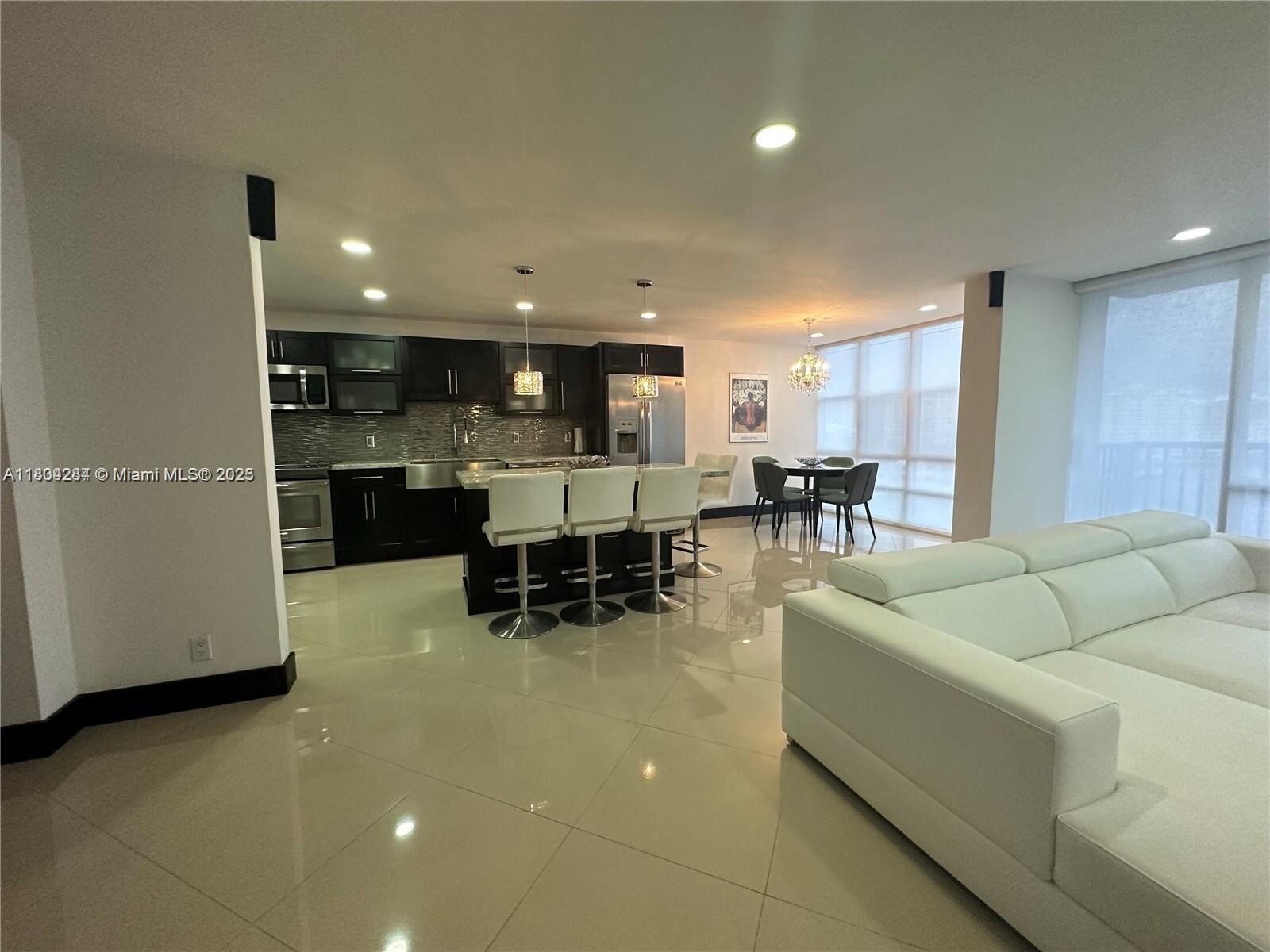 Building Photo - 2017 S Ocean Dr