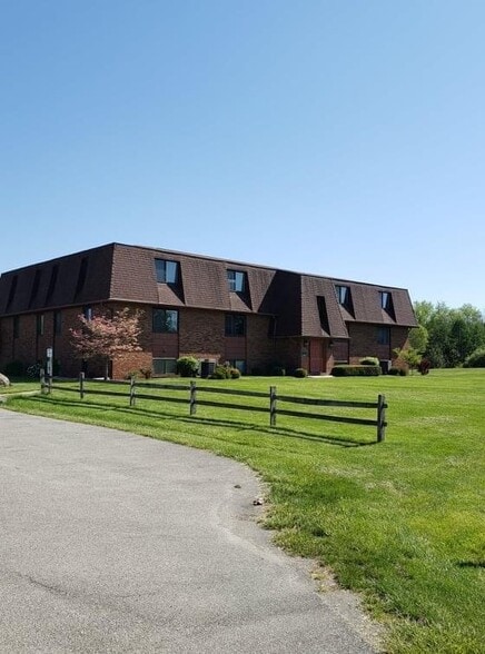 Primary Photo - 246 Edgebrook Ln