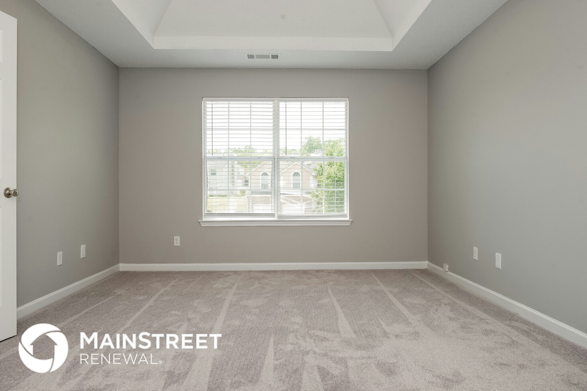 Building Photo - 3379 Creekview Dr