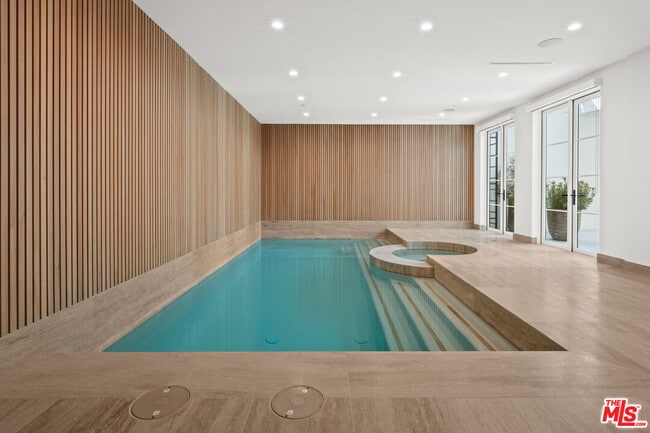 Building Photo - 616 N Alpine Dr