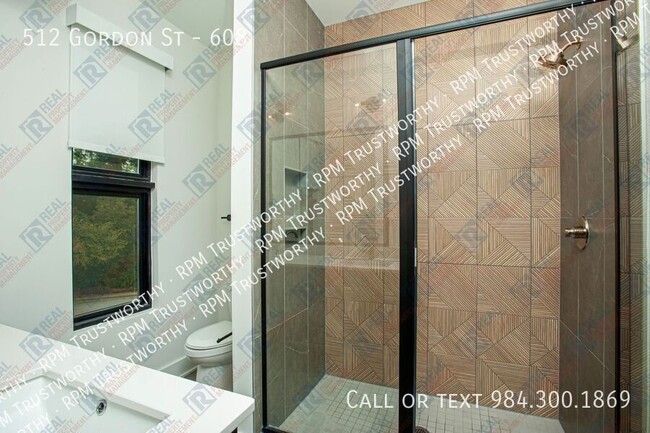 Building Photo - 512 Gordon St