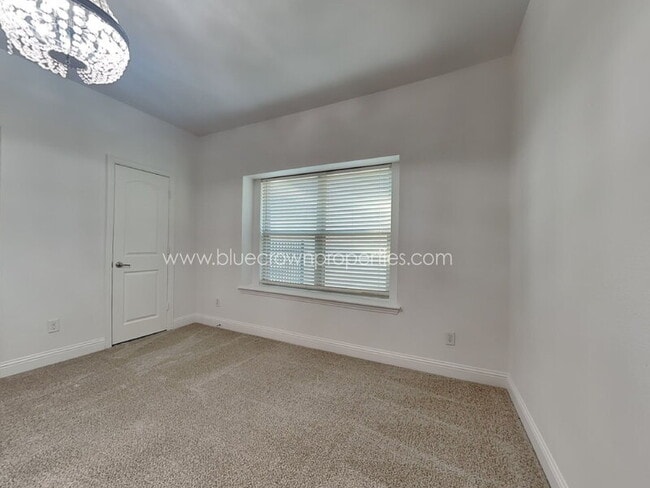 Building Photo - 2065 Pontchartrain Dr