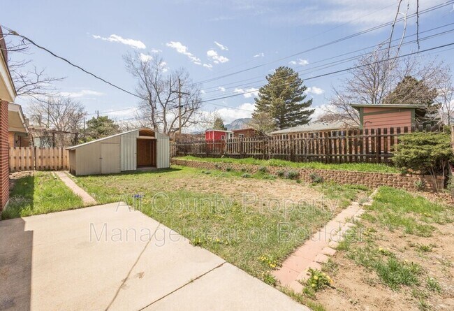 Building Photo - 425 S 40th St