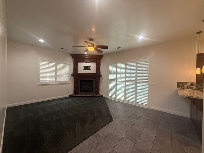 Building Photo - ***JUST REDUCED!!!*** 2-Bedroom, 2-bathroom single level home located in Country Club Villas in L...