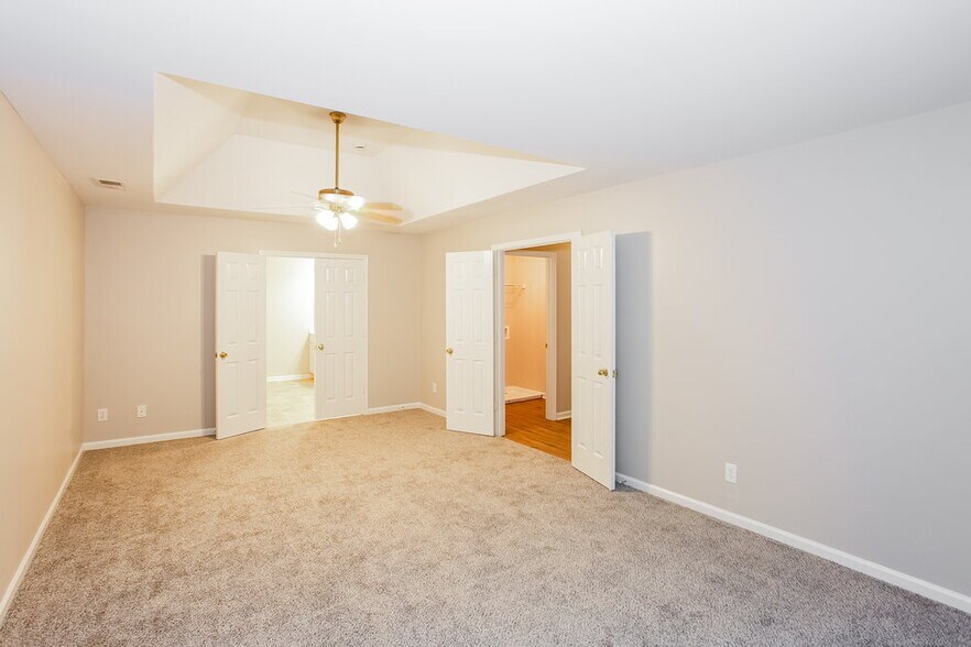 Building Photo - 6205 Roseway Ct