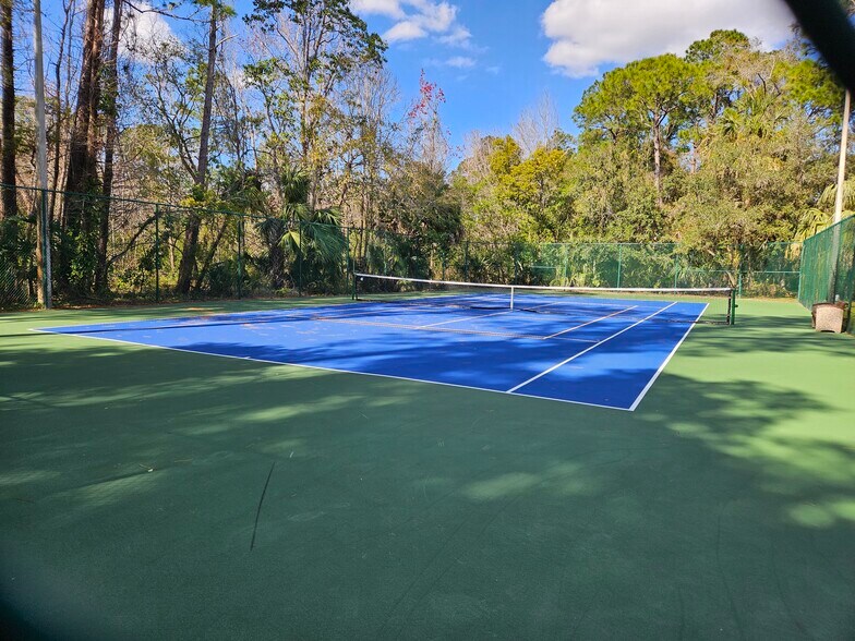 Building Photo - 682 Youngstown Pky