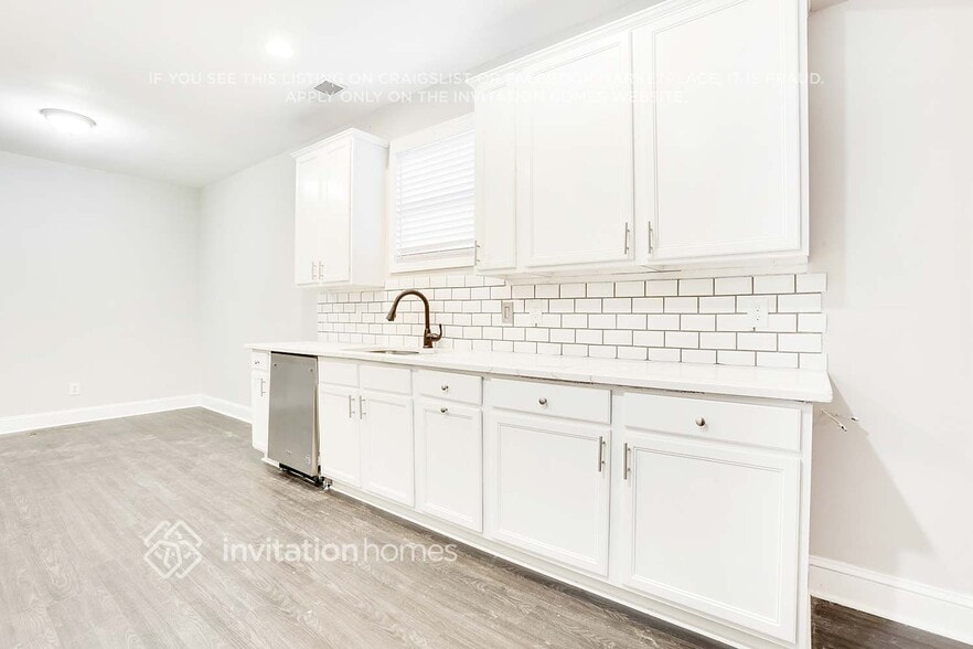 Building Photo - 1307 Sweetbriar Cir