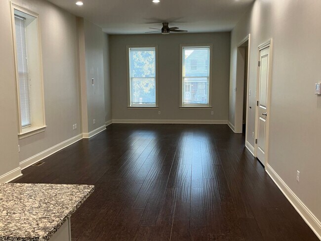 Building Photo - 4459 Swan Ave - Sassafras