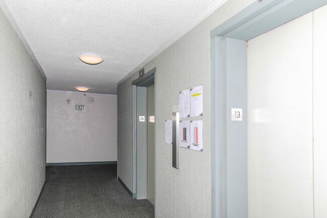 Building Photo - Marine Surf - Studio 1b 1parking! in Waikiki